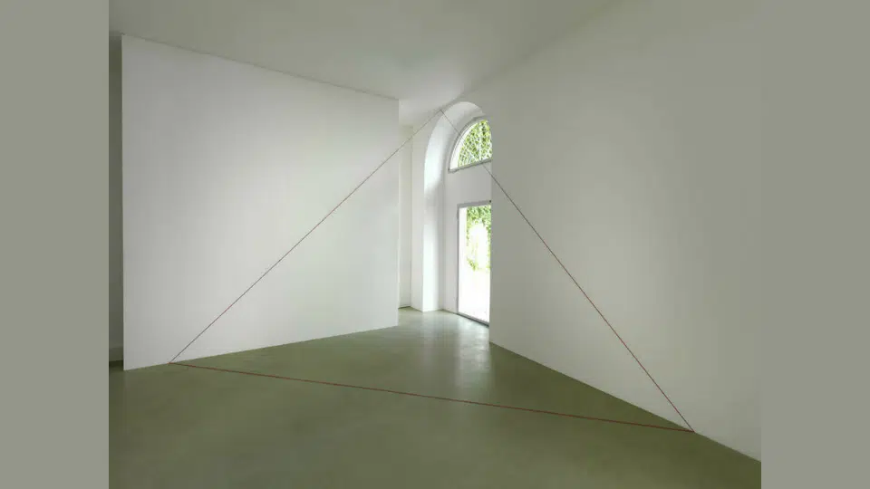 fred sandback – untitled cornered triangle 1977